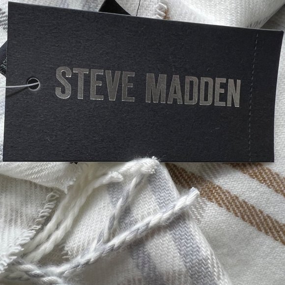 Steve Madden Scarf Oversized Wrap Fringe Ivory Plaid Multicolor 68" Long NEW - Picture 3 of 7